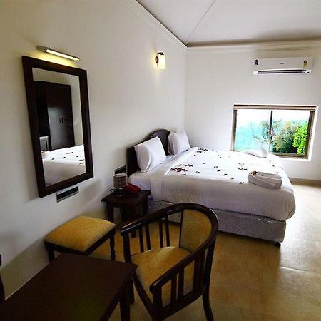 สัมฤทธิ์ สันกฤติ รีสอร์ต Hotel โกการ์นา ภายนอก รูปภาพ